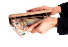 Με “ξένα κόλλυβα” παρέχει ο ΕΟΠΥΥ περίθαλψη στους ανασφάλιστους