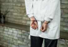 Σωματείο Αγ. Σάββα: Nα αφεθούν άμεσα ελεύθεροι οι συνάδελφοι υγειονομικοί