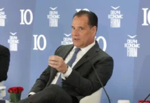 Ο Γεωργιάδης στους Δελφούς μίλησε για επενδύσεις αλλά ξέχασε τους εργαζόμενους